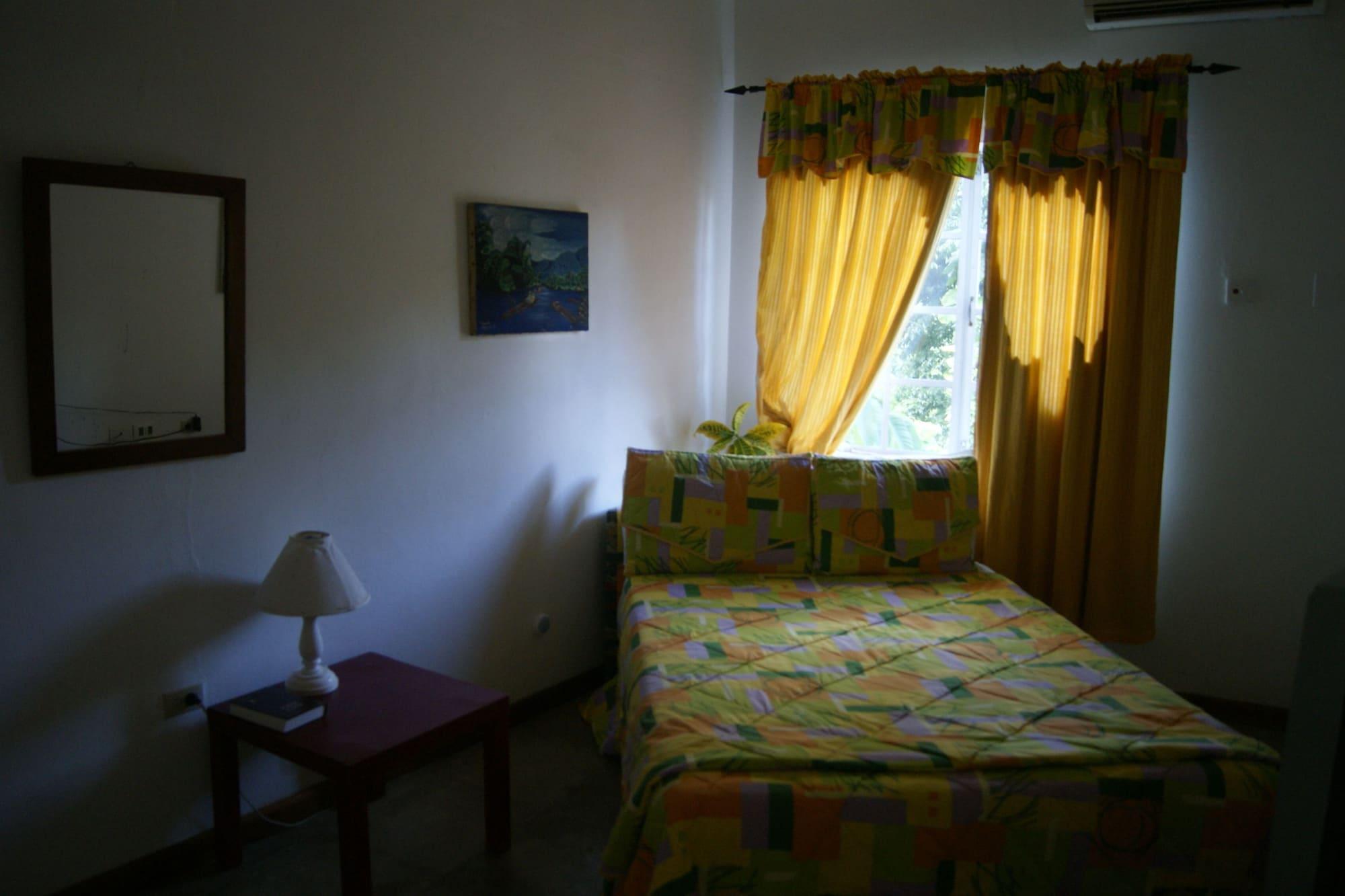 Hotel San San Tropez Port Antonio Esterno foto