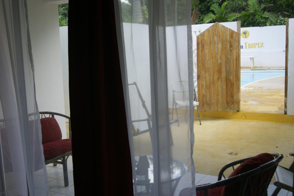 Hotel San San Tropez Port Antonio Esterno foto