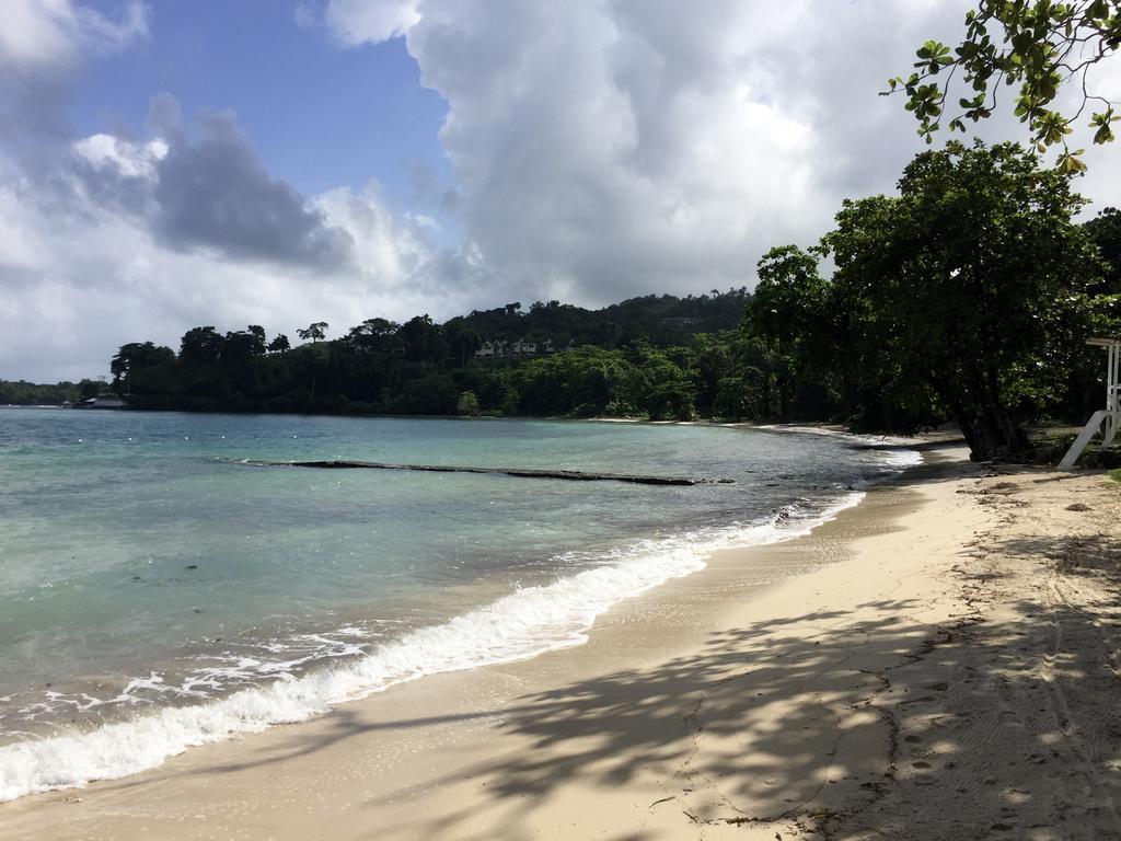 Hotel San San Tropez Port Antonio Esterno foto