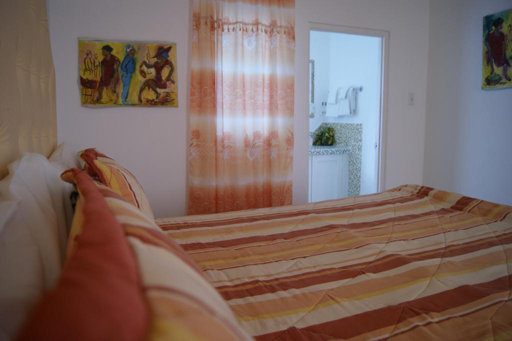 Hotel San San Tropez Port Antonio Esterno foto